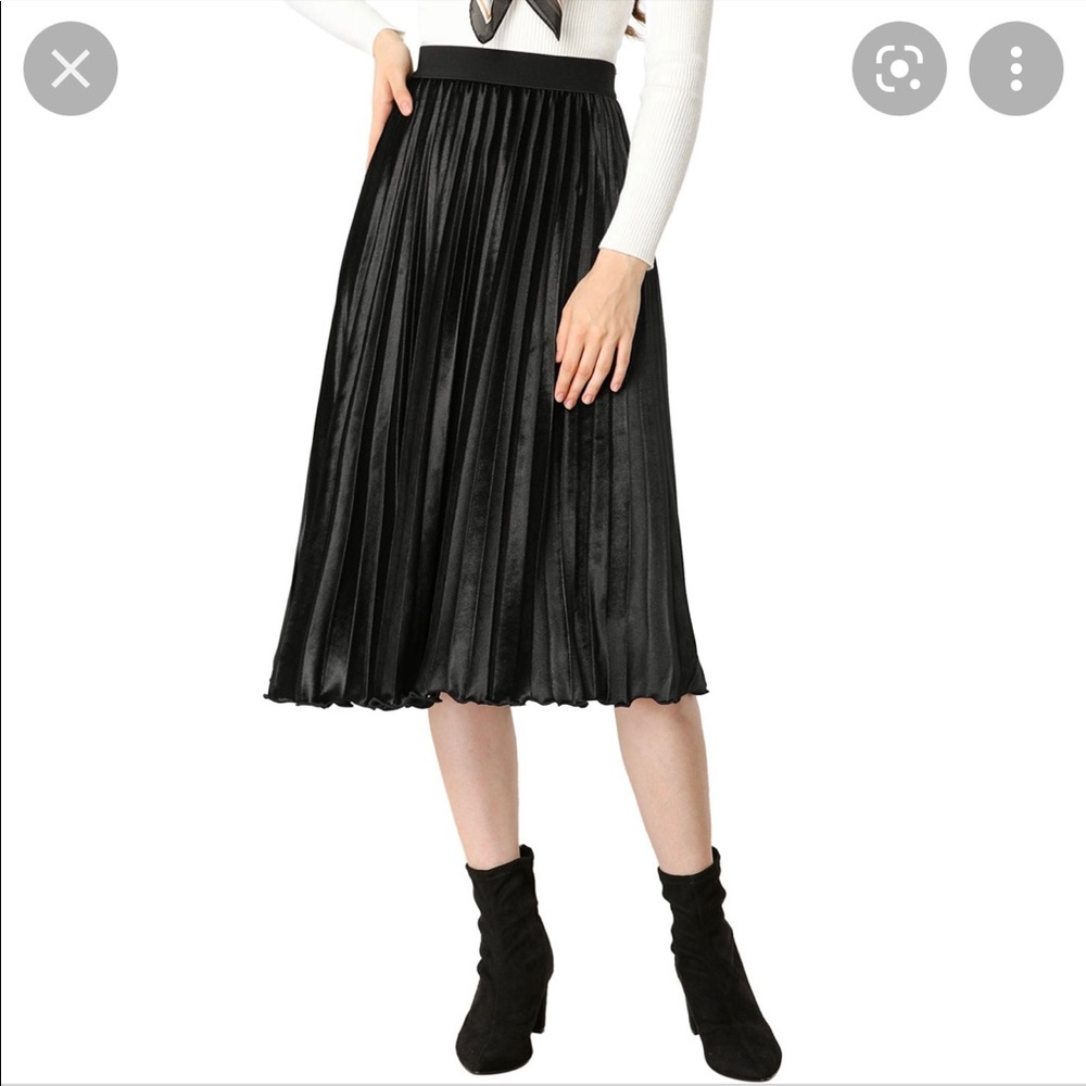 BNWT H&M Pleated Skirt